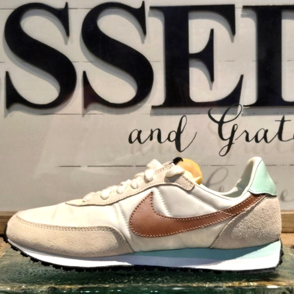 Nike Waffle Trainer 2 GS 'White Mint Copper Youth Sz 6Y #DC6477 102 - Picture 3 of 8